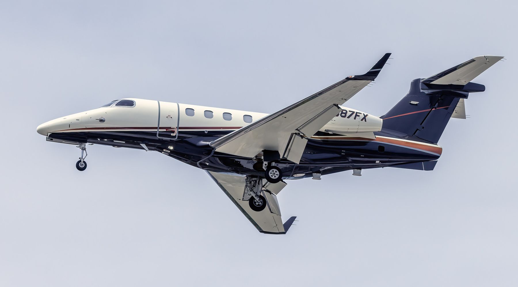 Embraer Phenom 300E on approach